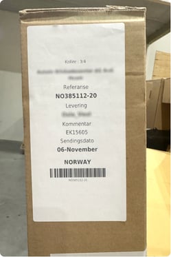 Pakkede deler merket med registreringsnummer